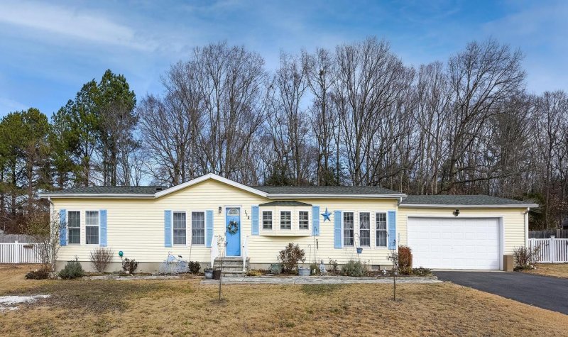 MEADOWS OF CUBBAGE POND